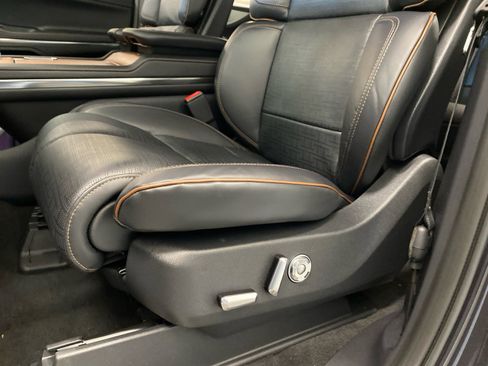 New 2025 Lincoln Navigator L Black Label image 22