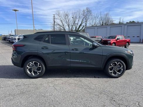New 2026 Chevrolet Trax LT w/ Sunroof Package image 2