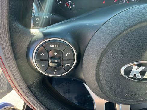 Used 2020 Kia Soul LX image 26