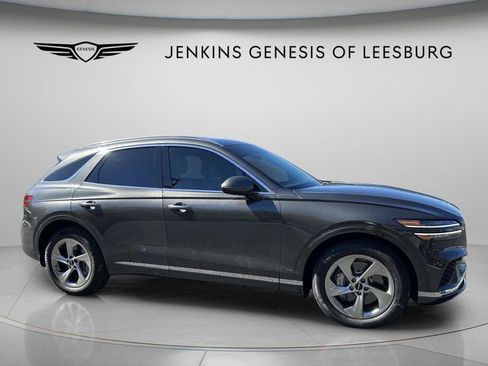 Used 2026 Genesis GV70 2.5T Select image 2