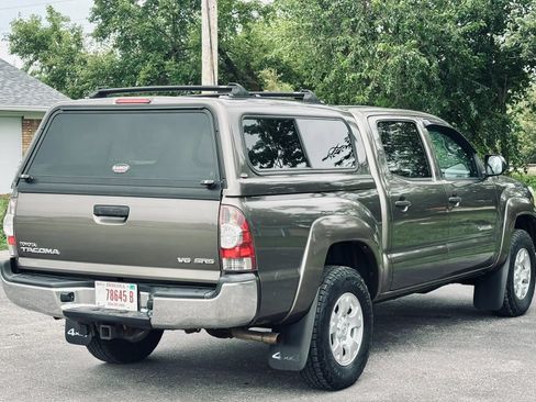 Used 2014 Toyota Tacoma 4x4 Double Cab w/ SR5 Package image 11