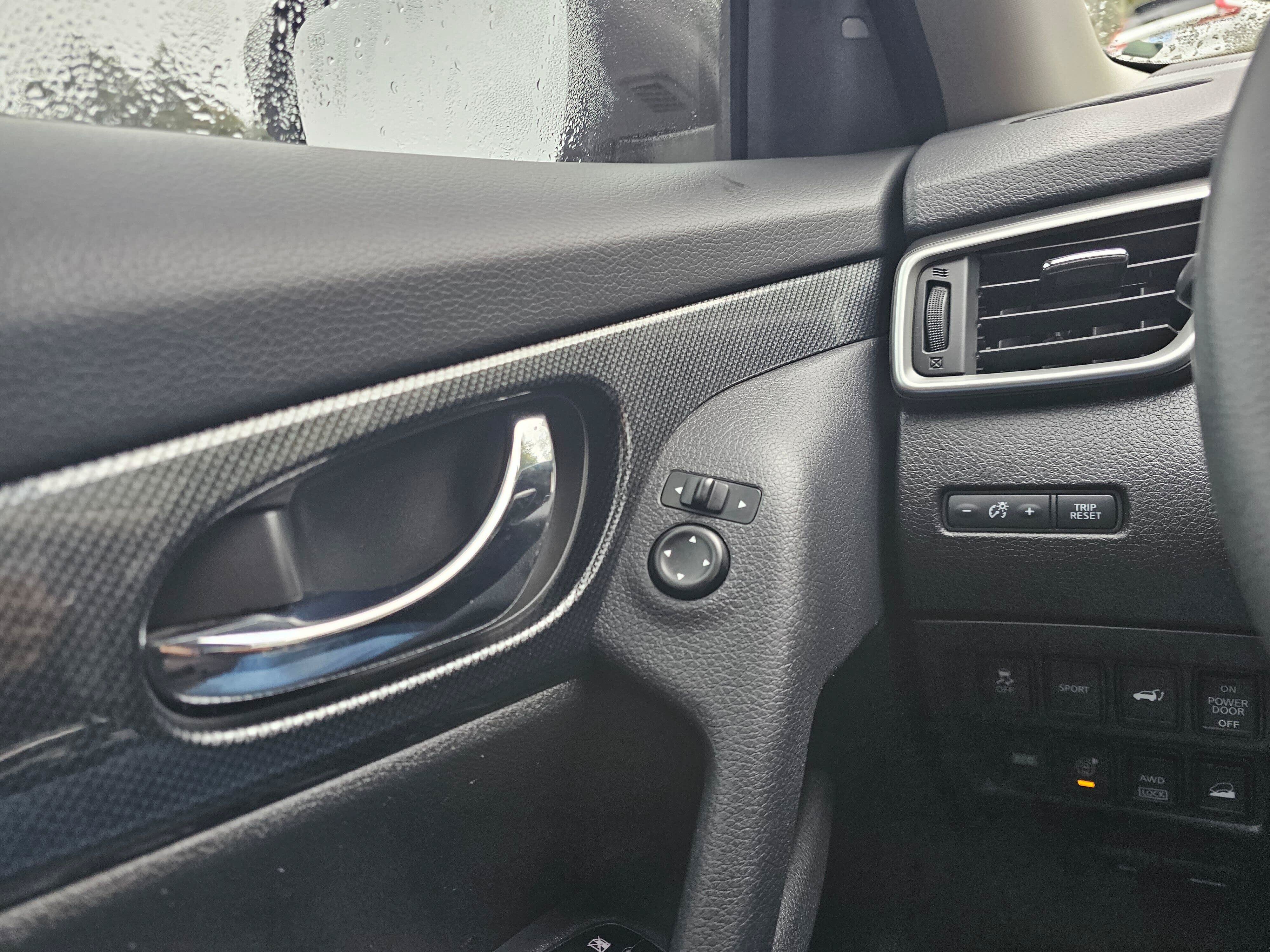 Used 2015 Nissan Rogue SL w/ SL Premium Package AWD/4WD image 31