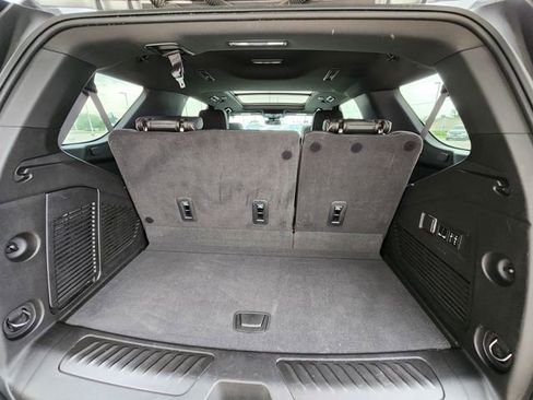 Used 2023 GMC Yukon SLT w/ SLT Premium Package AWD/4WD image 10