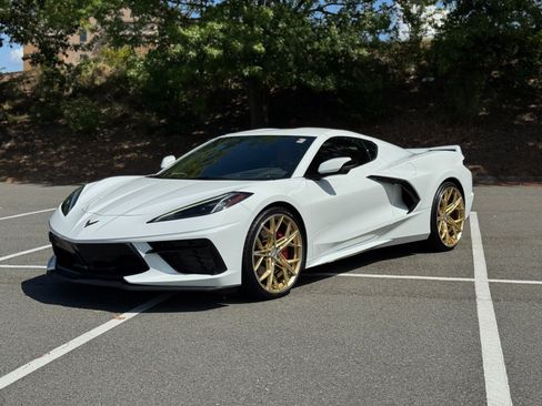 Used 2020 Chevrolet Corvette Stingray Preferred Cpe w/ 2LT Preferred Equipment Group RWD image 4