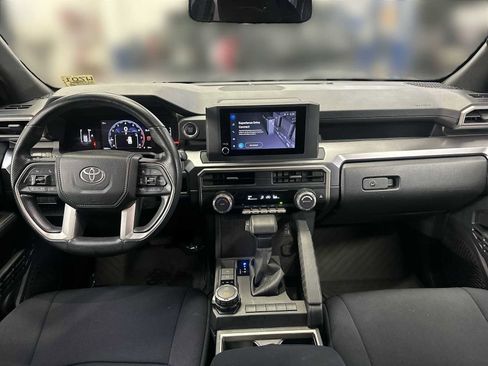 Used 2025 Toyota 4Runner SR5 AWD/4WD image 11