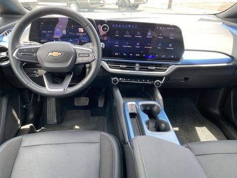 Used 2024 Chevrolet Equinox EV LT FWD image 4
