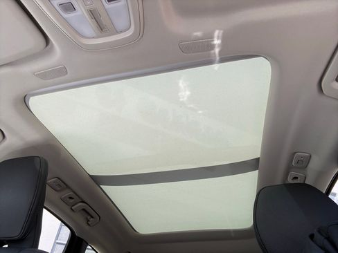 Used 2025 Volvo XC60 B5 Plus image 17