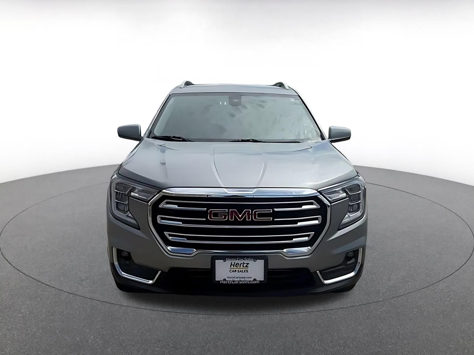 Used 2024 GMC Terrain SLT AWD/4WD image 4