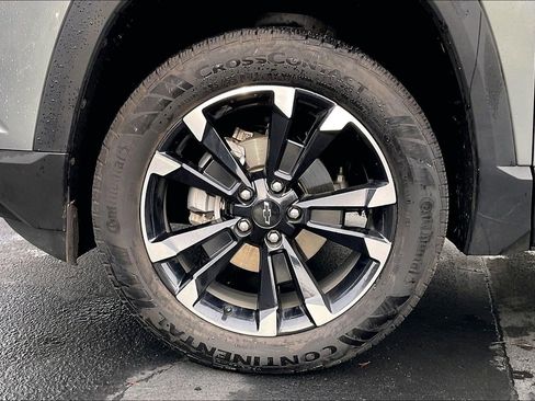 Used 2025 Chevrolet Equinox RS w/ Convenience Package III image 9