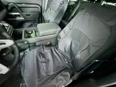 Used 2024 Land Rover Defender 110 S image 11