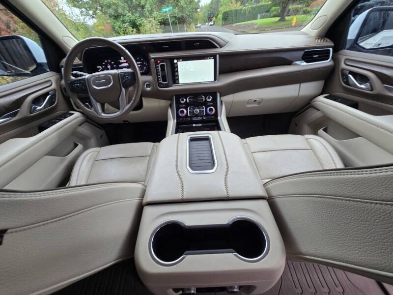 Used 2022 GMC Yukon Denali w/ Denali Ultimate Package AWD/4WD image 13