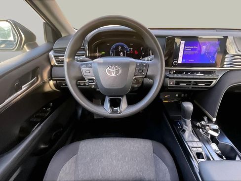 Used 2025 Toyota Camry LE FWD image 6