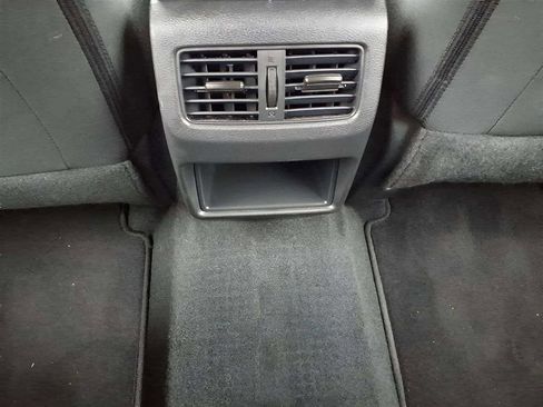 Used 2025 Nissan Rogue S image 13