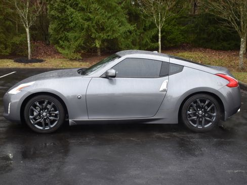 Used 2016 Nissan 370Z Touring image 28