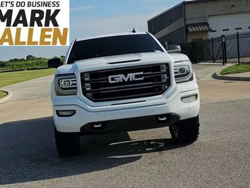 Used 2018 GMC Sierra 1500 SLT AWD/4WD image 3