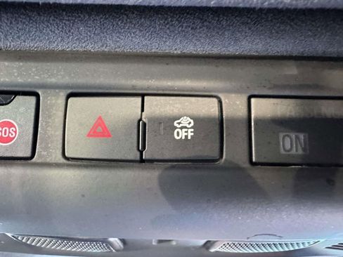 Used 2021 Chevrolet Corvette Stingray Premium Conv w/ Z51 Performance Package image 32