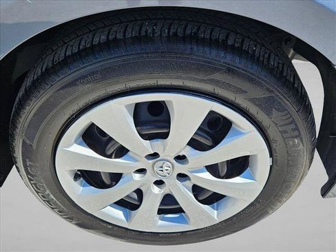 Used 2024 Toyota Corolla LE FWD image 21