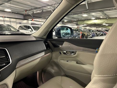 Used 2024 Volvo XC90 B5 Plus w/ Protection Package Premier image 25