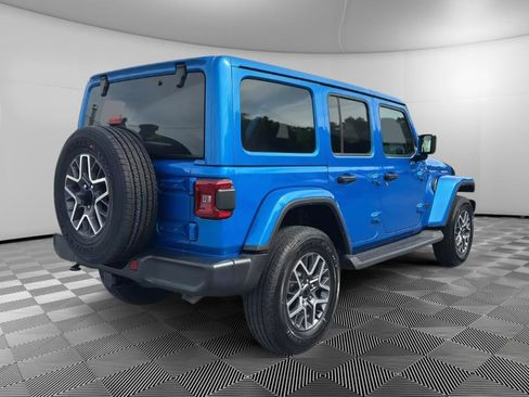 Used 2025 Jeep Wrangler Unlimited Sahara AWD/4WD image 4
