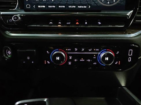 Used 2022 GMC Sierra 1500 Elevation image 29