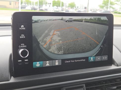Used 2024 Honda Pilot EX-L image 6