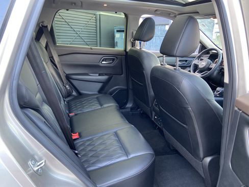 Certified 2023 Nissan Rogue Platinum w/ Platinum Premium Package FWD image 19