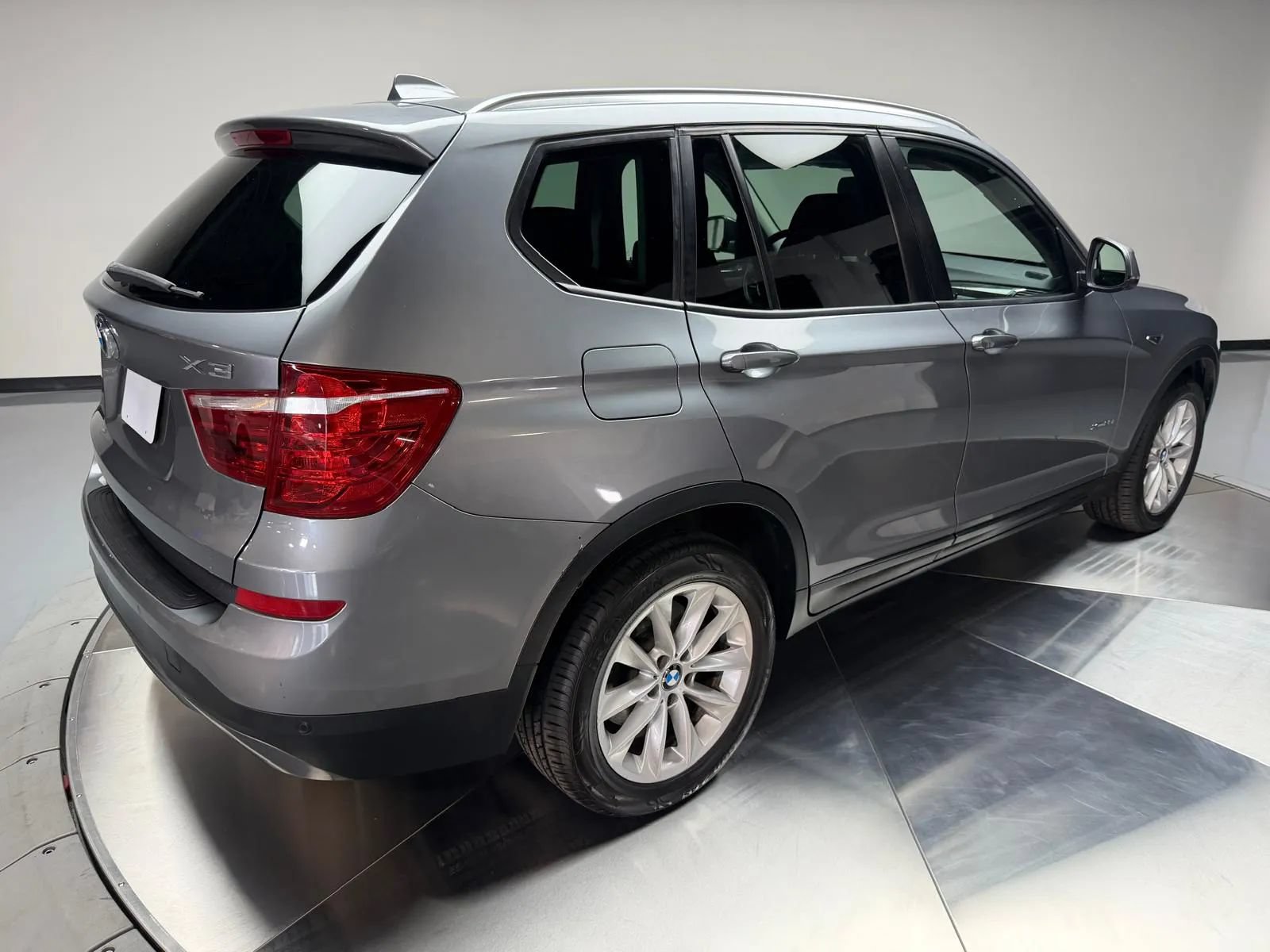 Used 2016 BMW X3 xDrive28i w/ Driver Assistance Package AWD/4WD image 2