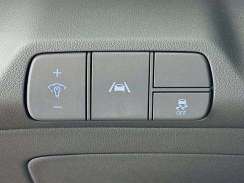 Used 2023 Hyundai Elantra SEL FWD image 19