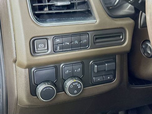 Used 2021 Chevrolet Tahoe LT w/ LT Signature Package RWD image 23