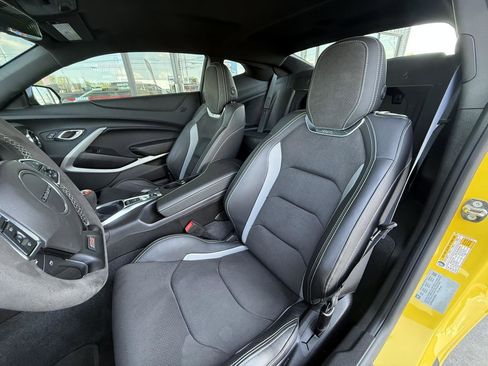 Used 2018 Chevrolet Camaro SS RWD image 14