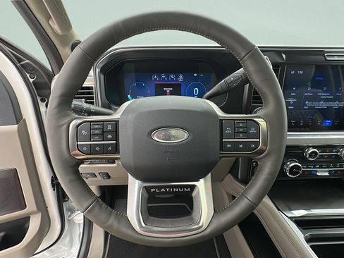 New 2026 Ford F250 Platinum w/ Platinum Plus Package AWD/4WD image 18