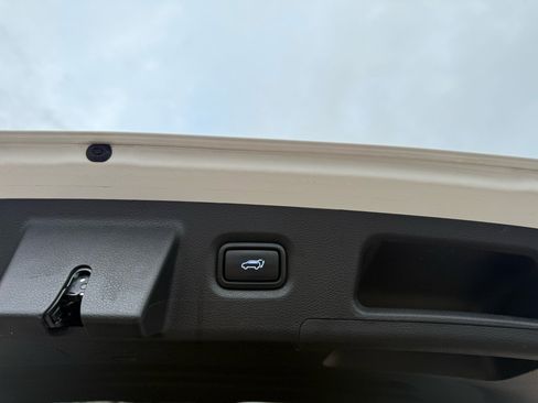 Used 2020 Hyundai Santa Fe Limited image 17