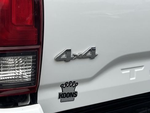 Used 2023 Toyota Tacoma SR AWD/4WD image 38