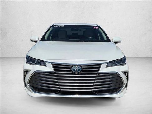 Used 2019 Toyota Avalon XLE w/ Protection Package FWD image 2