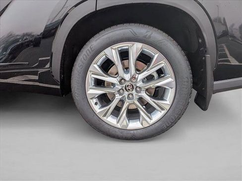 New 2026 Toyota Highlander Limited image 10
