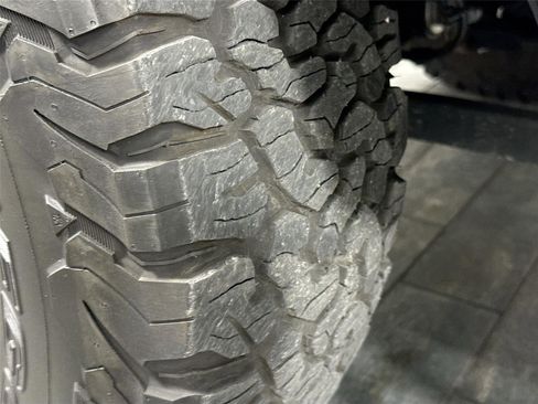 Used 2024 Jeep Wrangler Willys image 32