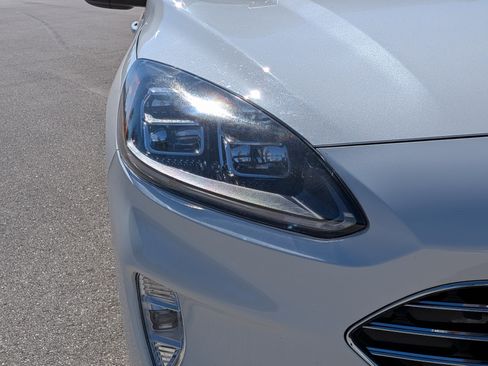 Used 2022 Ford Escape Titanium w/ Titanium Premium Package image 10