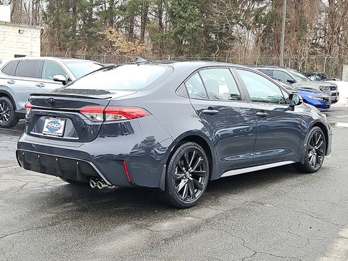 Used 2023 Toyota Corolla SE w/ Carpet Mat Package (TMS) image 8