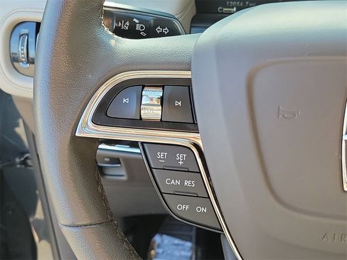 Certified 2022 Lincoln Nautilus Standard image 28