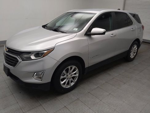 Used 2021 Chevrolet Equinox LT image 2