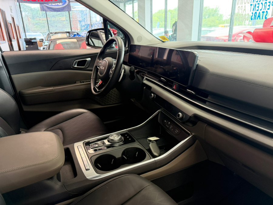 Used 2025 Kia Carnival EX FWD image 47