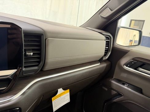 New 2026 GMC Sierra 1500 SLT w/ SLT Premium Plus Package image 25
