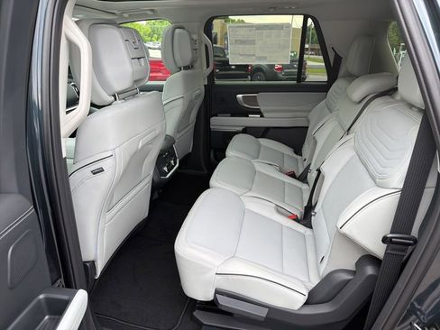 New 2026 Ford Expedition Max Platinum w/ Platinum Ultimate Package AWD/4WD image 13