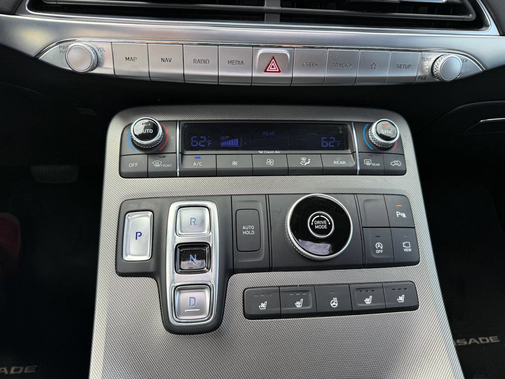Used 2022 Hyundai Palisade Limited FWD image 18
