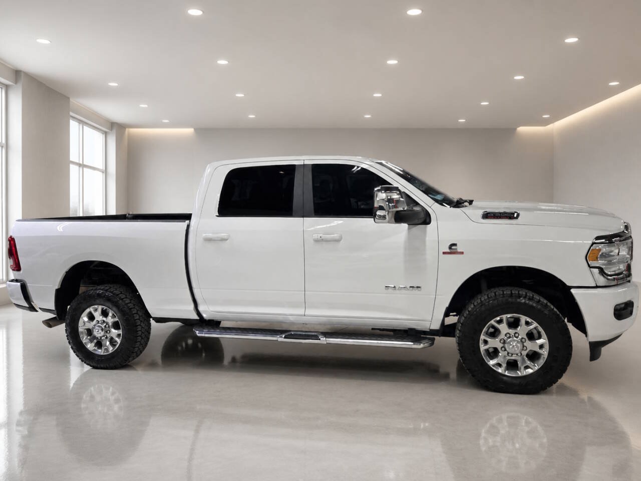 Used 2023 RAM 2500 Laramie AWD/4WD image 6