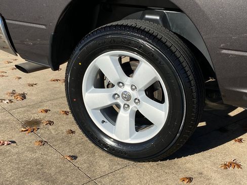 Used 2023 RAM 1500 Classic SLT image 8