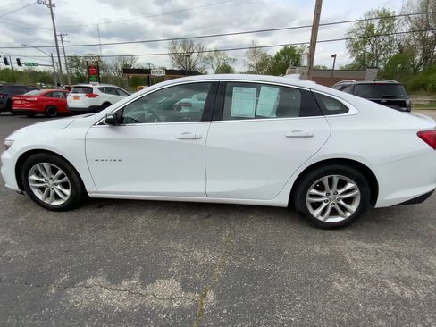 Used 2017 Chevrolet Malibu LT FWD image 5