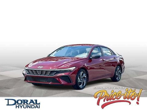 Used 2025 Hyundai Elantra Sport FWD image 1