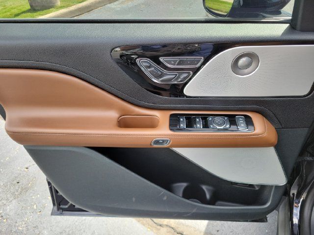 Used 2024 Lincoln Aviator Reserve w/ Equipment Group 201A AWD/4WD image 8