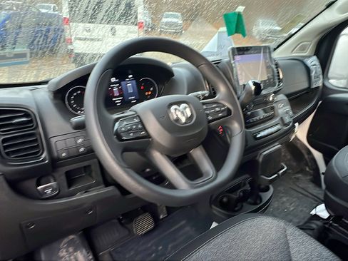 Used 2025 RAM ProMaster 2500 w/ Premium Convenience Group image 21